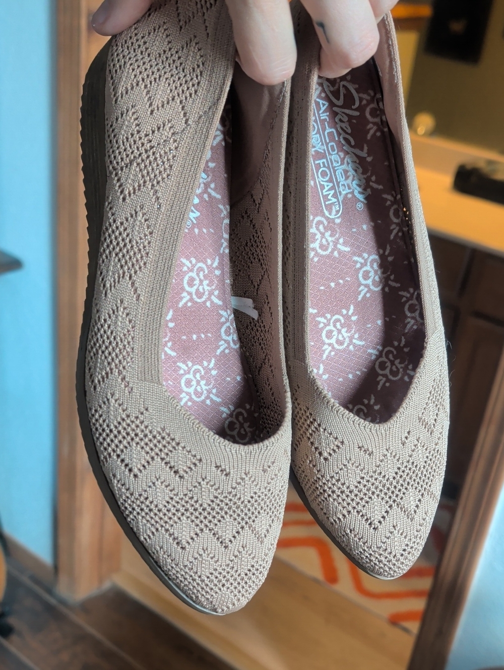 5 For 25 Item! đŚ Sketchers Memory Foam Womenâs Knit Pointed Toe Mini Wedge - Picture 3 of 5